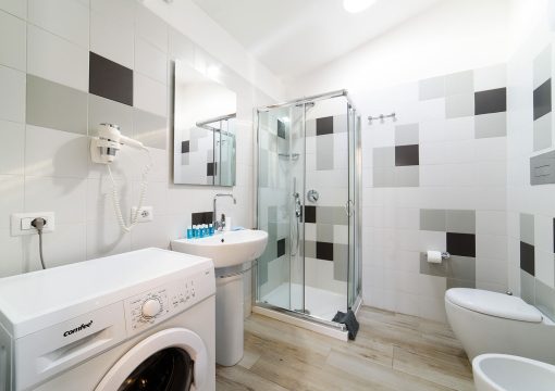 Bilocale con terrazzino