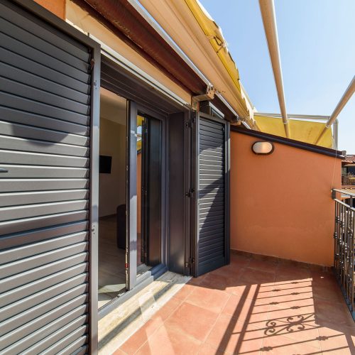 Bilocale con balcone